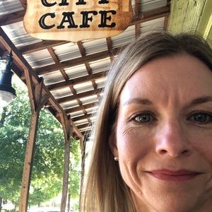 Meet your Posher, Mollie